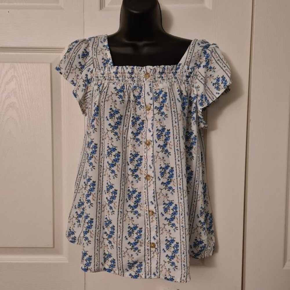 No Boundaries Floral Top / Size: L (11-13)